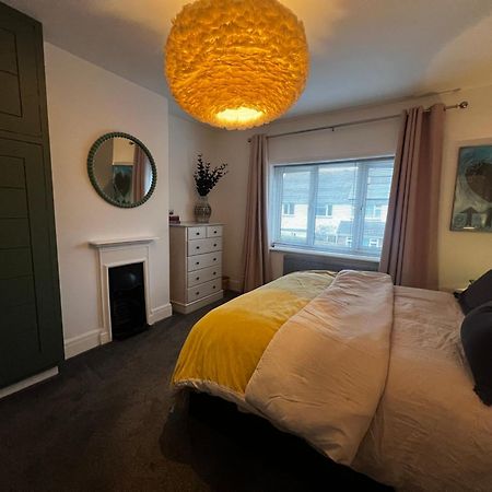 Warm And Cosy City Centre Home Near Train Station شيشستر المظهر الخارجي الصورة