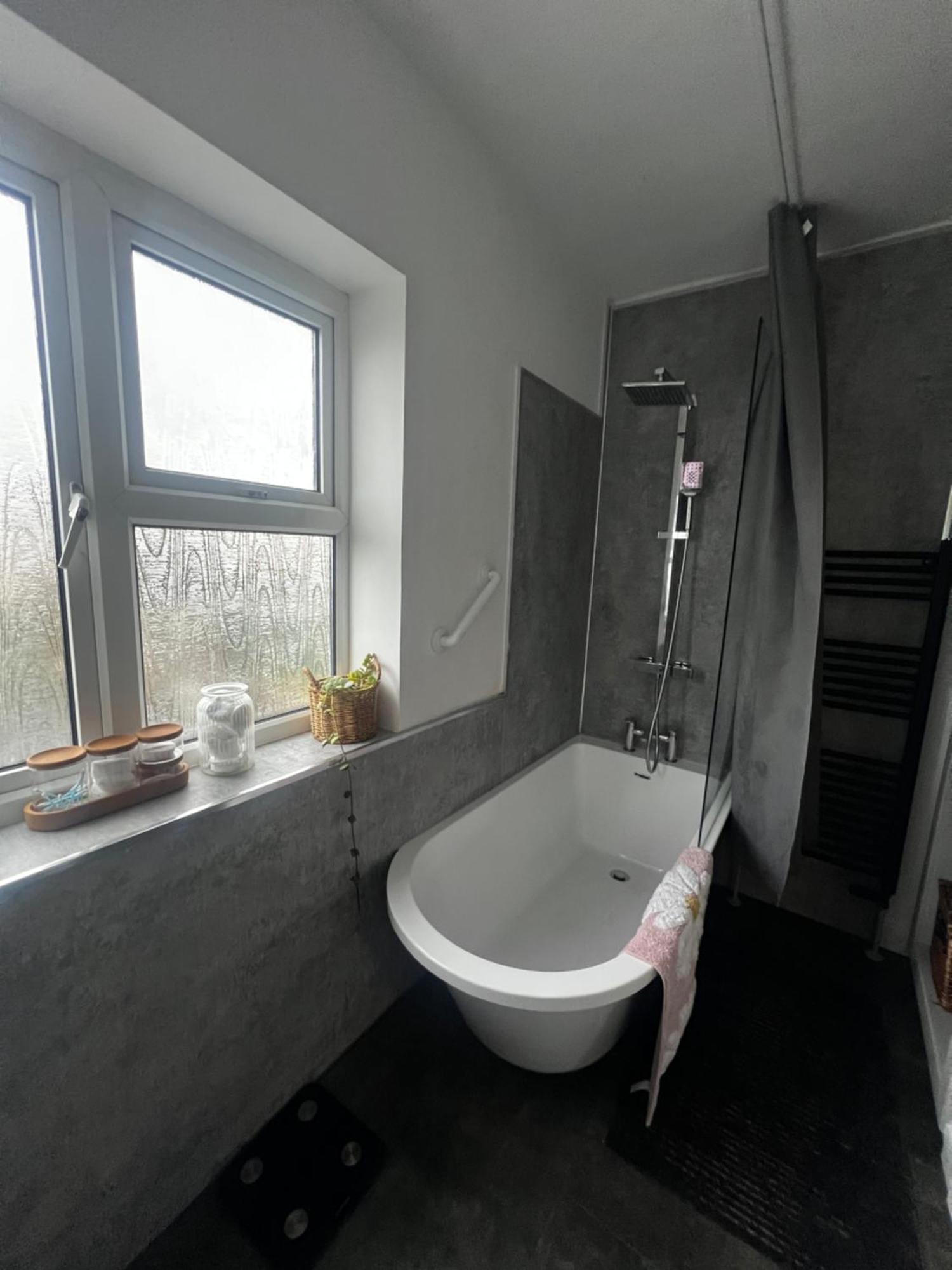 Warm And Cosy City Centre Home Near Train Station شيشستر المظهر الخارجي الصورة