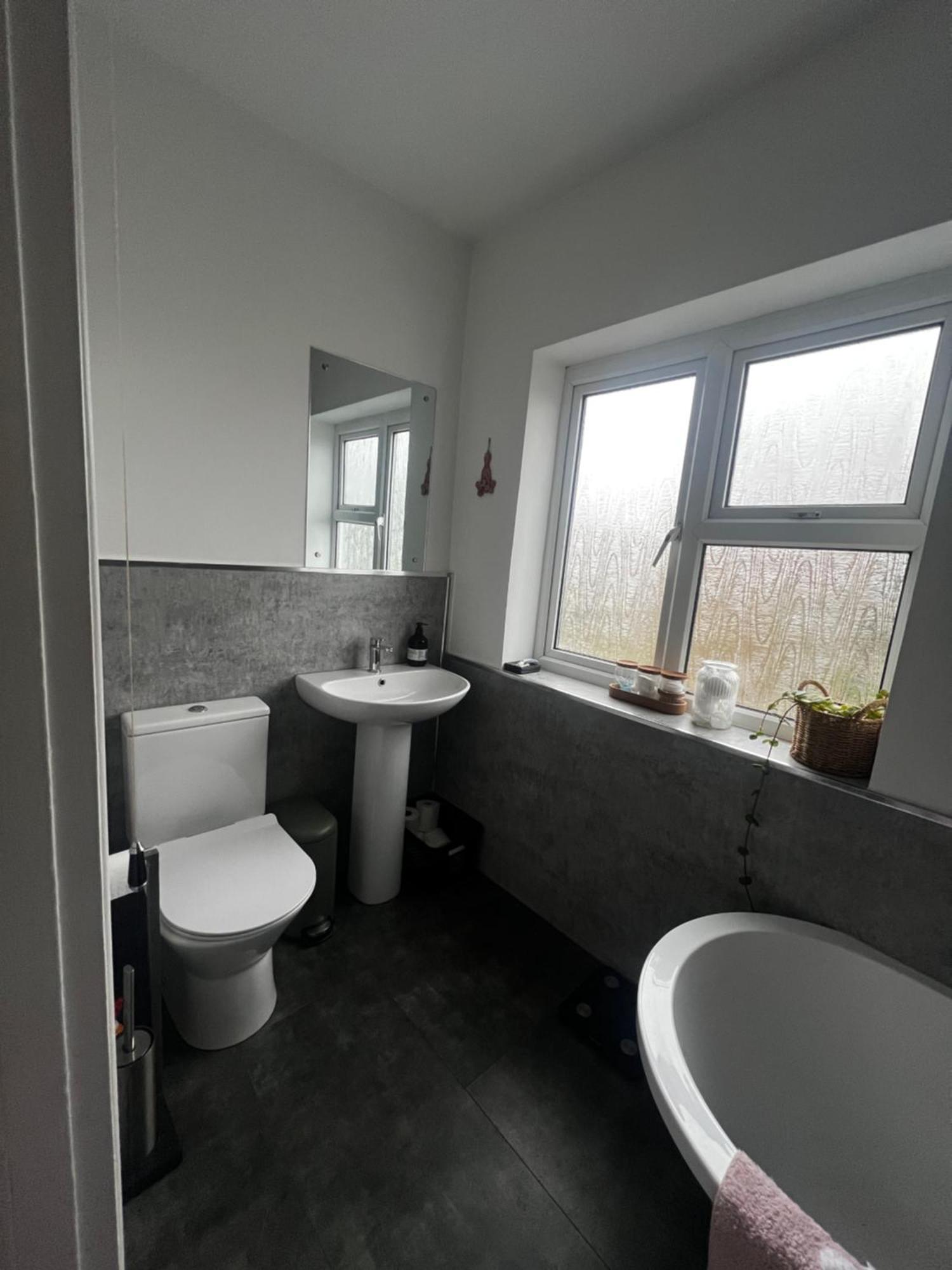 Warm And Cosy City Centre Home Near Train Station شيشستر المظهر الخارجي الصورة